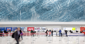 一片蓝色的气流墙-广州办公室装修可以借灵感了