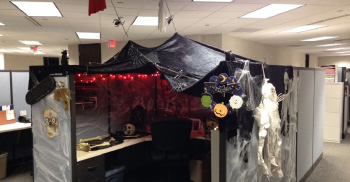 有趣又搞怪的万圣节办公室装饰理念