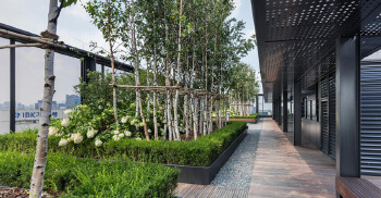 服装公司写字楼总部—由写字楼装修分享