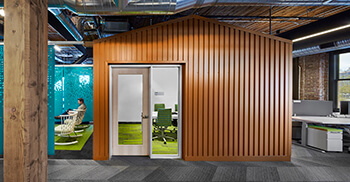 引人入胜的办公室空间装修