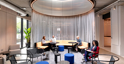 将写字楼改造灵活性办公室_广州装修设计公司