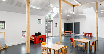 悬挂式木质幼儿园建设_广州办公室装修