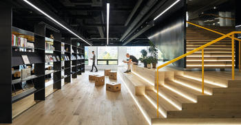 数字工业美学的办公室装修环境