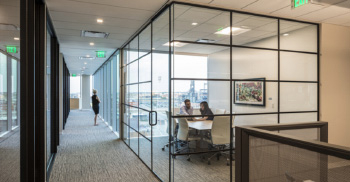 律师事务所办公装修创意-以简约精致著称