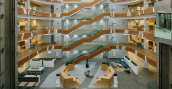 办公楼装修公司打造自然灵活办公楼设计