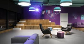 办公空间设计打造企业色并集成工业风元素