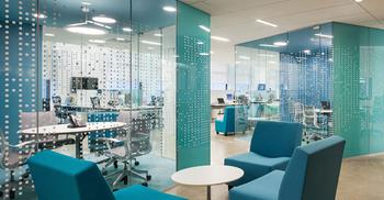 办公装修公司-塑造抽象历史建筑造型