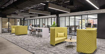 时尚办公设计空间，一室两种风格