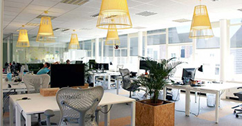 历史建筑改造多彩办公室内设计格局