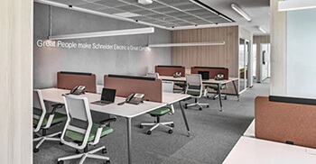 办公装修采用动态设计以彰显公司品牌形象