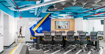 办公室设计布局利用周围美景渲染空间