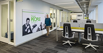 办公室装修风格将业务、文化和工作区融会贯通于一点