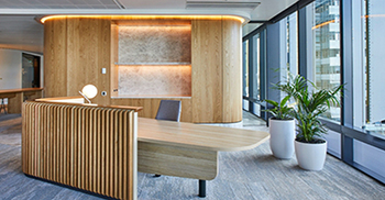 温暖别致的投资公司办公室装饰