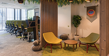 办公室装修设计丨散布着“绿色”岛屿 诠释自然主题
