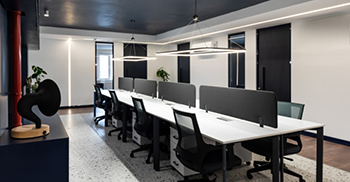 办公室设计的重点是构成以宽敞自然光为主的空间