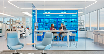 饰面采用了“原始而精致”的概念 创建一个社区中心