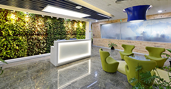 办公室的设计​极简 体现了材料、技术和色彩的和谐融合