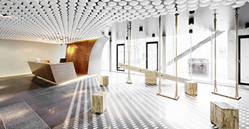 多边形空间元素和广泛的材料代表了公司的高设计标准