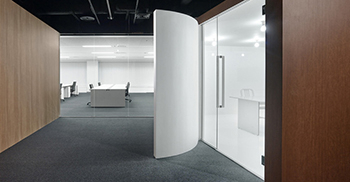 每个盒子都以略有不同的方式“打开” 巧妙地连接内部和外部