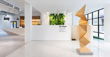 办公室设计通过天花板、墙壁折叠提高声学性能