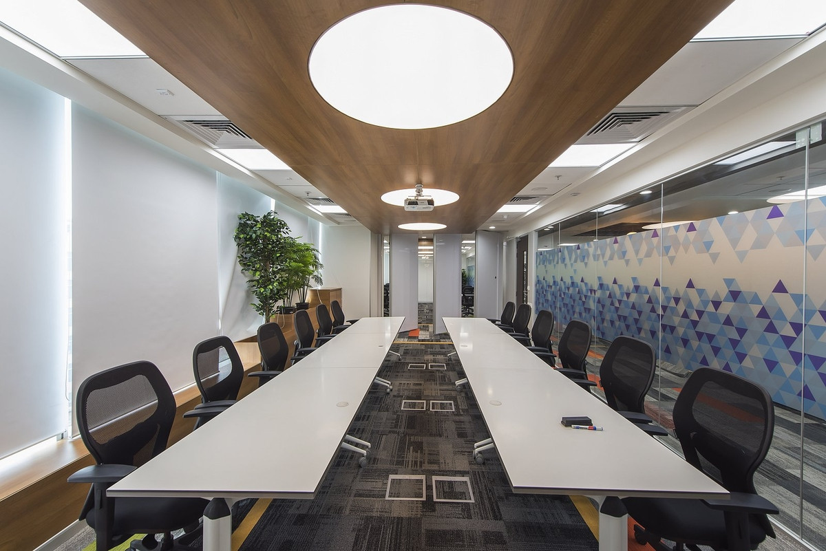 会议室.jpg 会议室.jpg