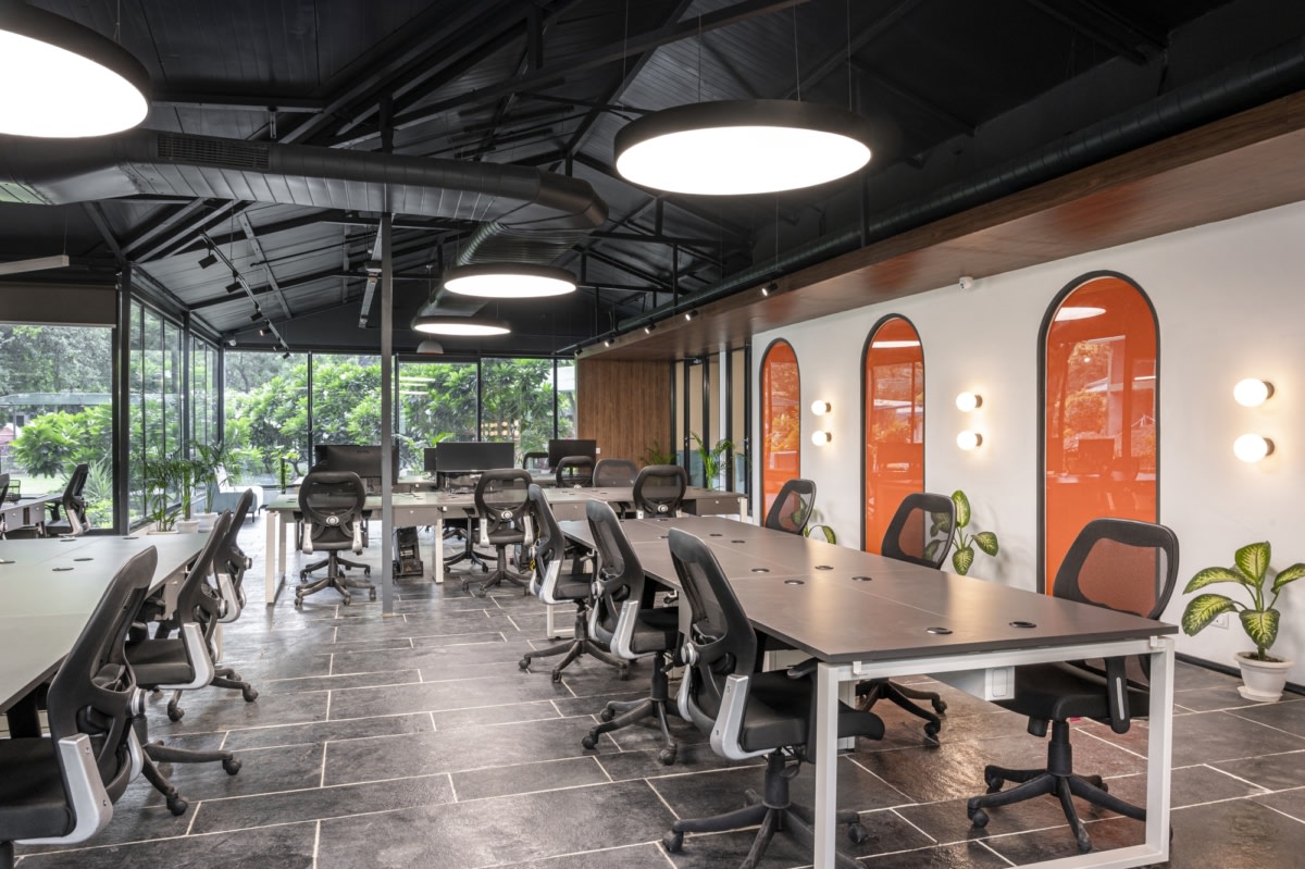 办公区.jpg 办公区.jpg