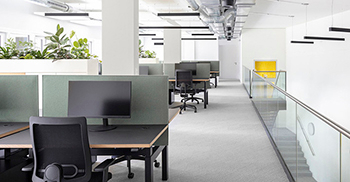 办公室装修：设计以黄色为线索串联起整个空间 构筑了一个统一的视觉整体