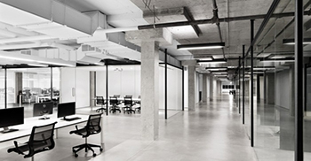 办公室设计装修：时尚而极致简约的图形签名 打造出一个奢华而极简的黑白空间