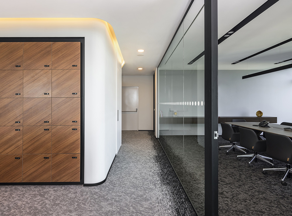 会议室.jpg 会议室.jpg