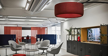 办公室设计装修：高效灵动的空间自然吸引现有员工的驻足