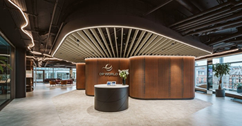 办公室装修设计：商务休息室和等候区采用弧形建筑语言设计