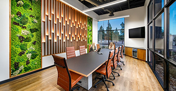 公司办公室设计案例：为员工创造了一个温暖、诱人的空间