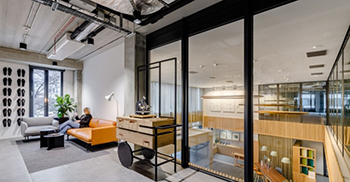 办公室装修方案：简约、功能和与自然的和谐在办公室设计中大量凸显