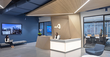 办公室装修：共享空间和私人空间之间的平衡鼓励了各种工作方式