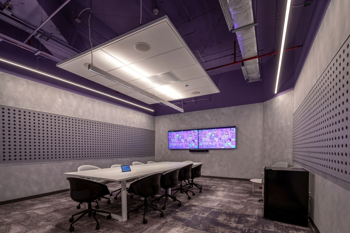 会议室.jpg 会议室.jpg