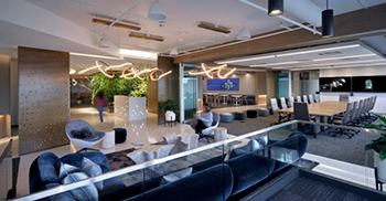 办公室室内设计：水磨石地板内的辐射图案将您带入舒适的大堂