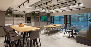 办公室设计装修：柔和的中立使人保持冷静 开放态度延续到CEO工作空间风格中