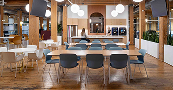 公司办公楼装修：独特的调色板增添了从一开始就设想的俏皮而优雅的氛围